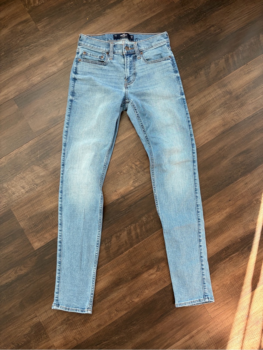 Hollister women’s Light Blue Skinny Jeans size 28, length 34